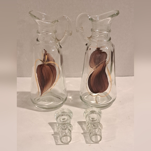 Anchor hocking cruet set.  Brown leaves with a gold border. - Picture 5 of 10